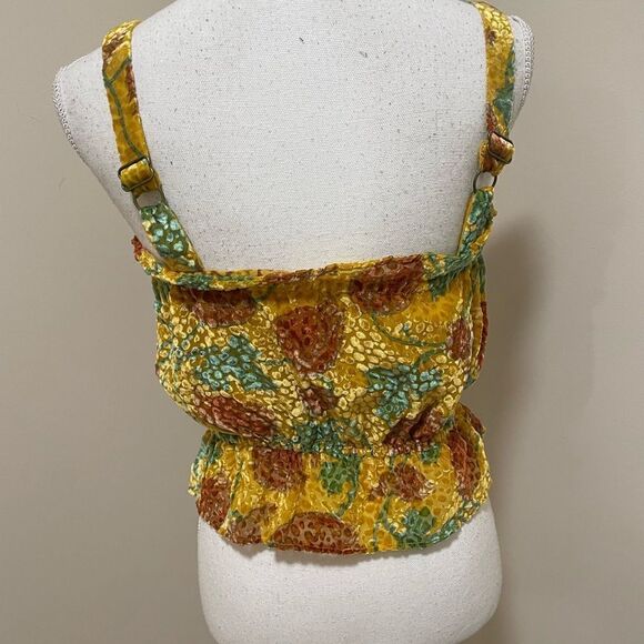 New Felipa Cropped Velvet tank size XS
With an easygoing fit and a plush velvet - Picture 6 of 9